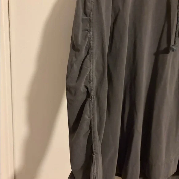 Hot Shot Hooded Layer hoodie size medium EUC retails $60 - Picture 7 of 10